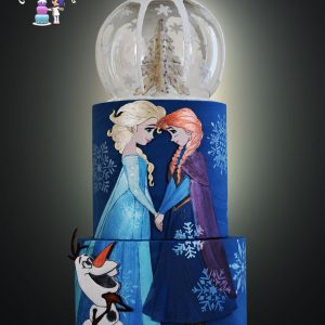 Τούρτα Frozen....ζωγραφική στο χέρι πάνω σε ζαχαρόπαστα.
